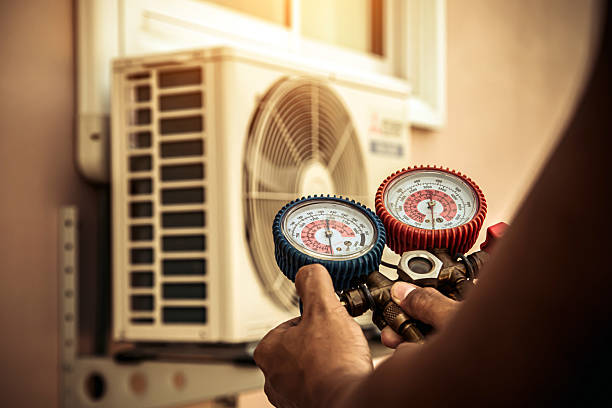 Professional Hvac technician working in Platteville, WI